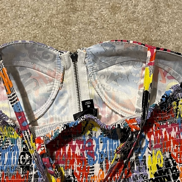 - Super cute crop to/ Size M.         D1 - Picture 6 of 9